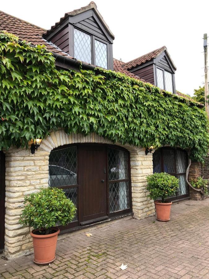 The Old Coach House At Byre House Villa Coalpit Heath Exterior photo